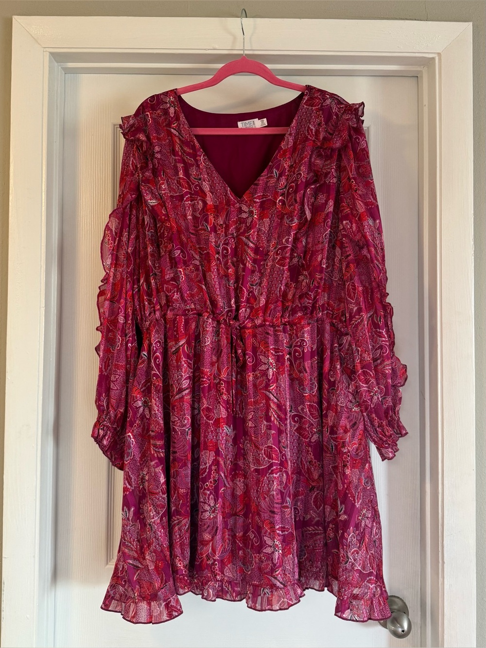 Time & Tru 3x, Women’s Floral Ruffle V-Neck Dress in Magenta